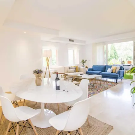 Vacation L Golden Mile Oasis L Family Friendly L Next To The And Puente L 24-7 Security Apartman Marbella