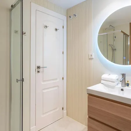 Vacation L Golden Mile Oasis L Family Friendly L Next To The And Puente L 24-7 Security * Марбелья