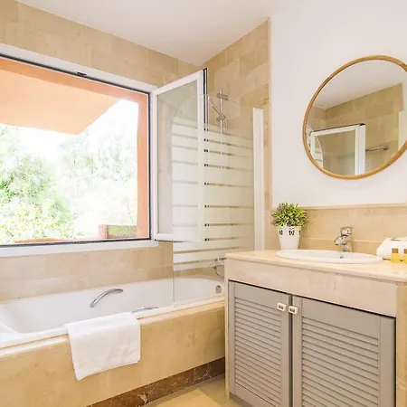 Apartman Vacation L Golden Mile Oasis L Family Friendly L Next To The And Puente L 24-7 Security Marbella