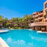 Apartman Vacation L Golden Mile Oasis L Family Friendly L Next To The And Puente L 24-7 Security Marbella