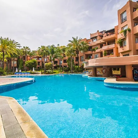 Apartment Golden Mile Oasis: Beachfront Family Haven At Puente