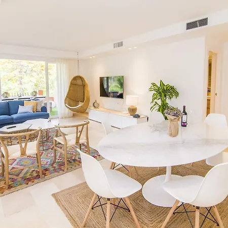 Golden Mile Oasis: Beachfront Family Haven At Puente Marbella