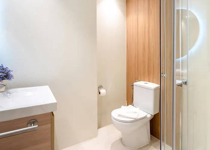 Apartment Vacation L Golden Mile Oasis L Family Friendly L Next To The And Puente L 24-7 Security Marbella