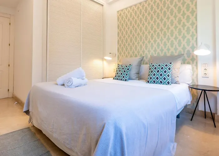 Vacation L Golden Mile Oasis L Family Friendly L Next To The And Puente L 24-7 Security * Marbella