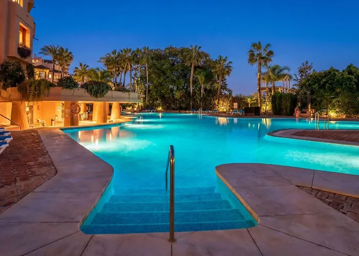 Vacation L Golden Mile Oasis L Family Friendly L Next To The And Puente L 24-7 Security アパート マルベーリャ
